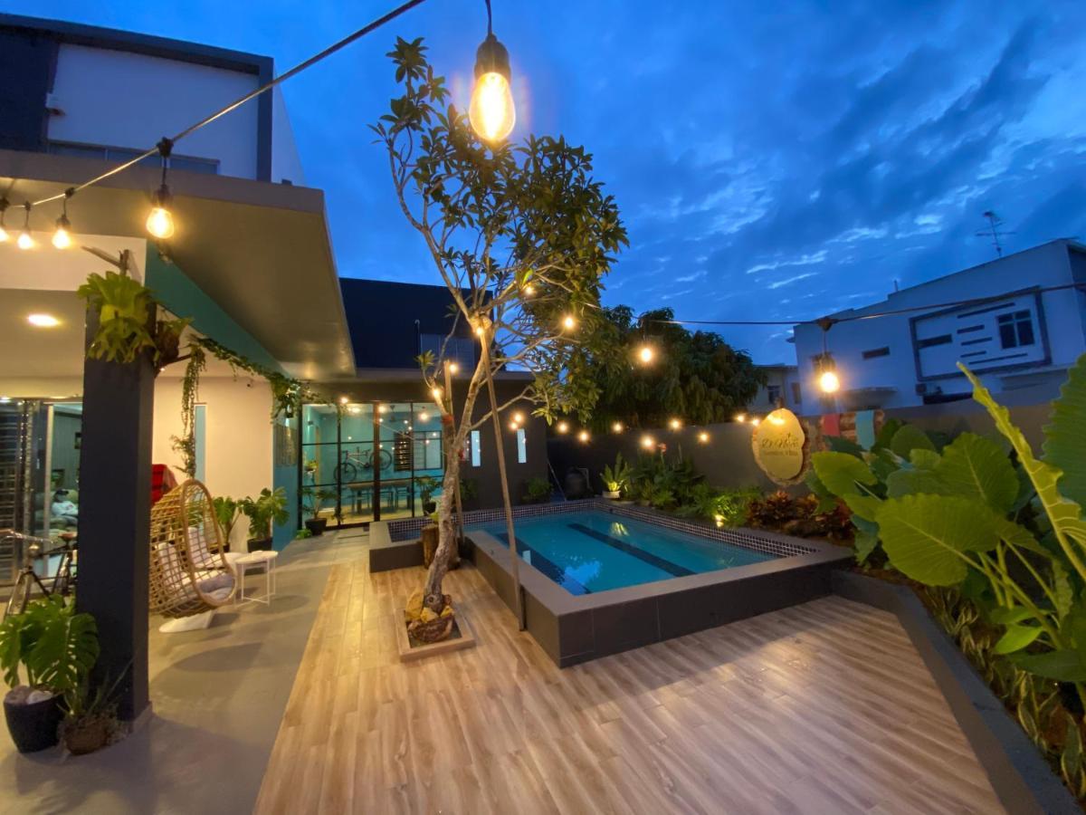 فيلا D Niice Garden View With Private Pool Bukit Indah, جوهر بهرو المظهر الخارجي الصورة