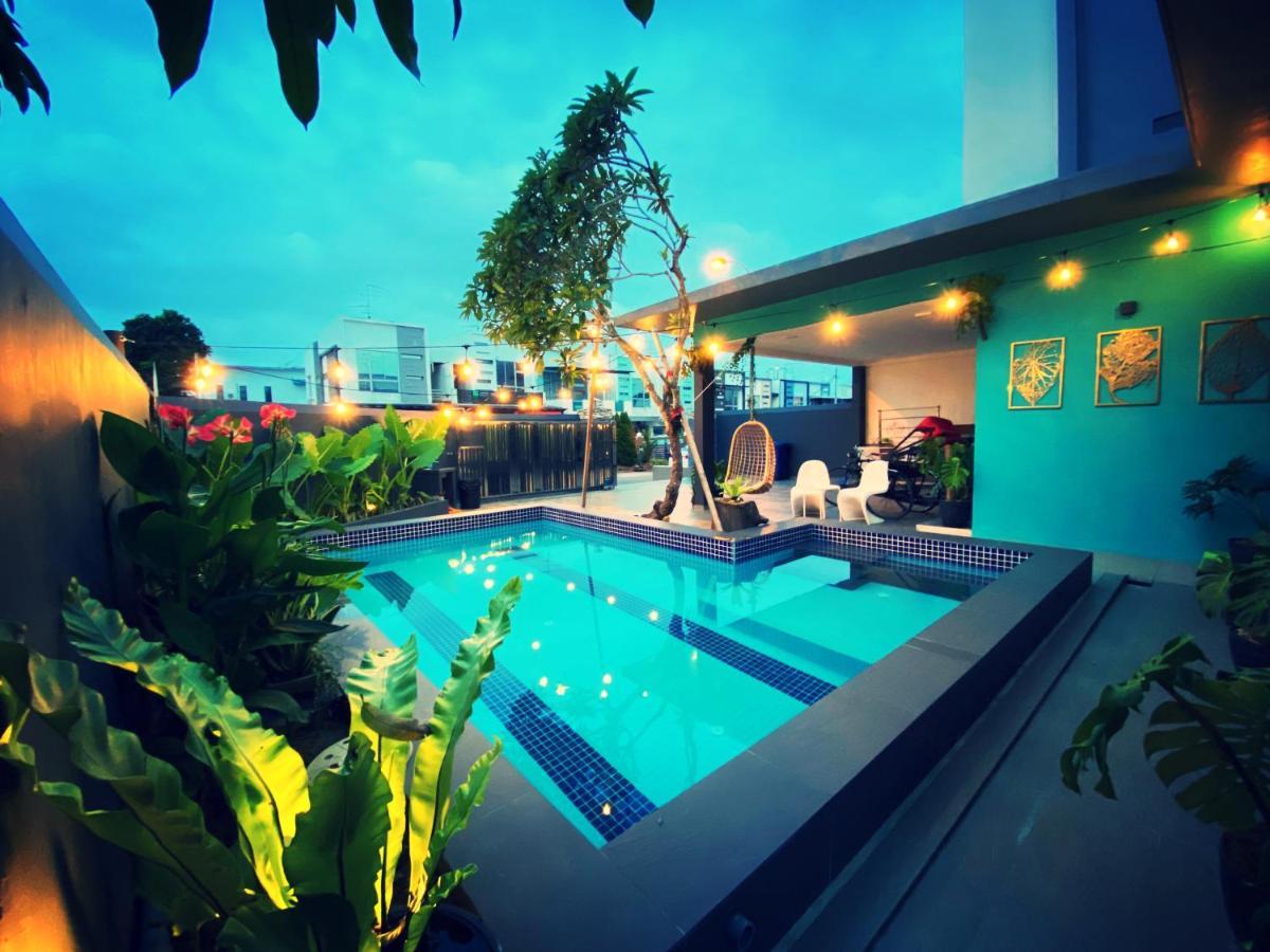 فيلا D Niice Garden View With Private Pool Bukit Indah, جوهر بهرو المظهر الخارجي الصورة